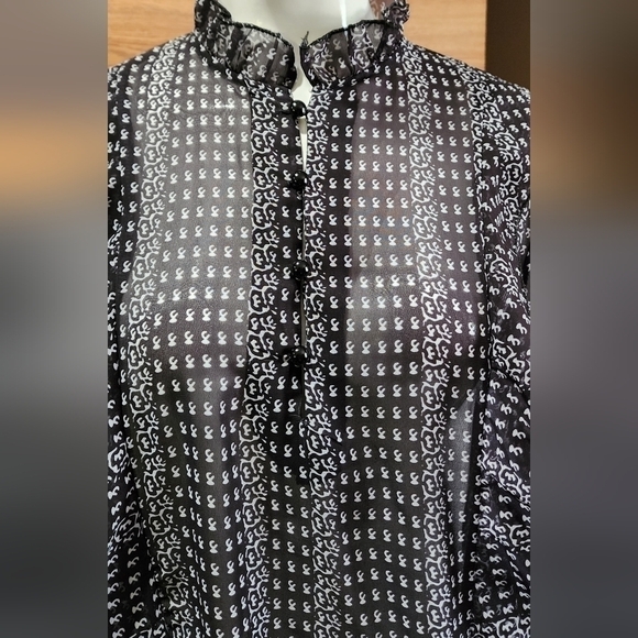 Long Sleeve Ruffled Top Black and White XL - Picture 2 of 5